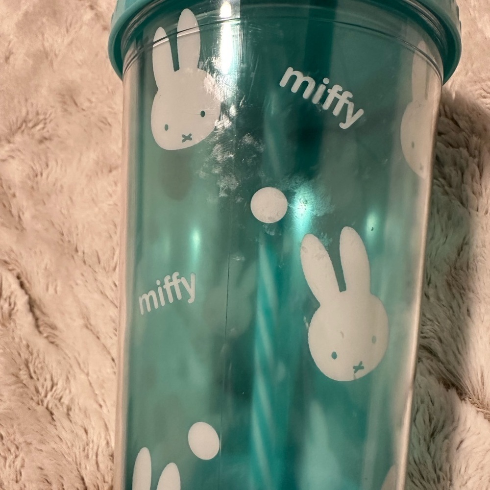 Miffy Teal and Yellow Tumbler with Bunny Design and Straw - Picture 4 of 6